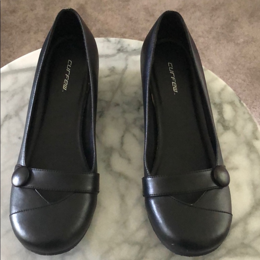 Curfew Wedges - Picture 2 of 3